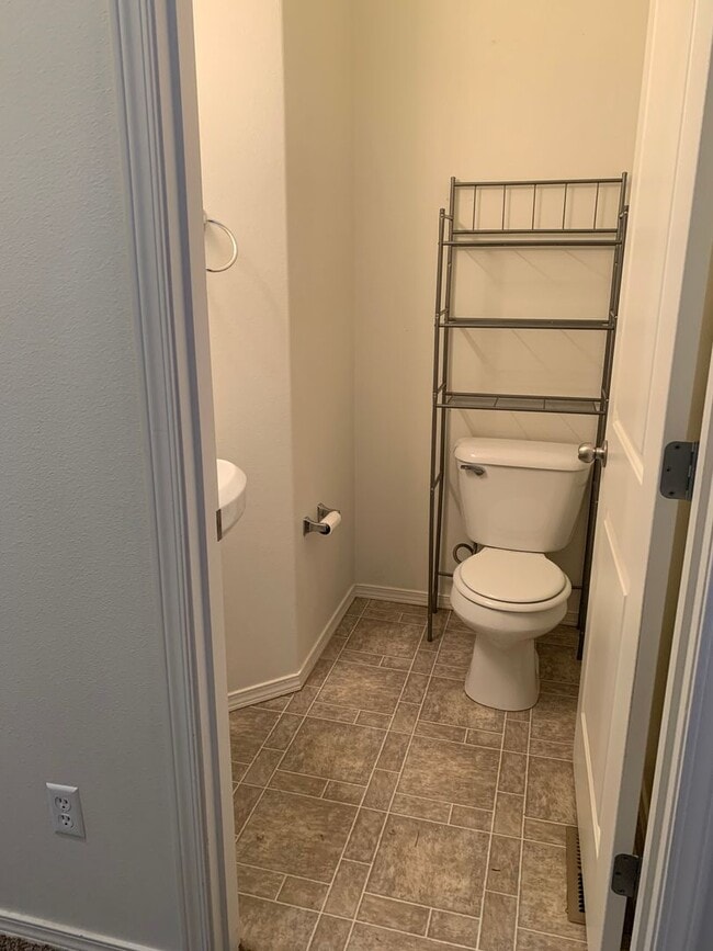 Building Photo - 363 SW Garfield