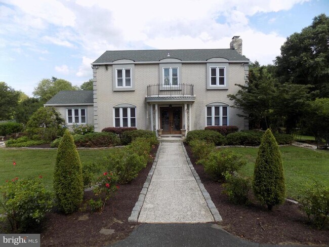 Building Photo - 313 Glenville Rd