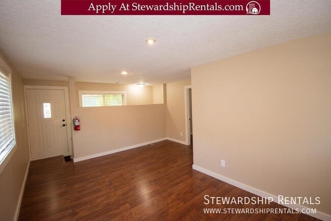 Building Photo - 5017 SE 45th Ave