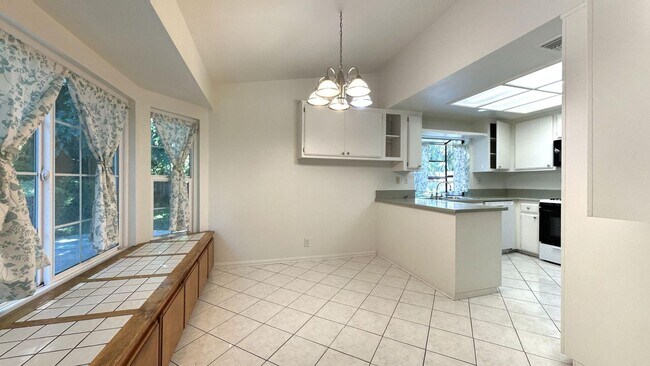 Building Photo - 6064 Laura Ln