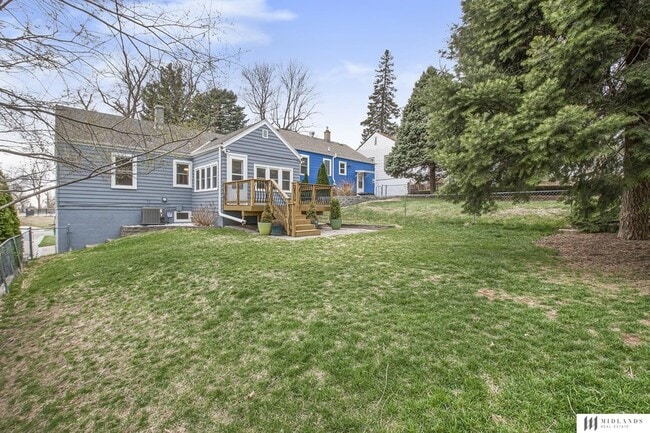 Building Photo - 5820 Walnut St