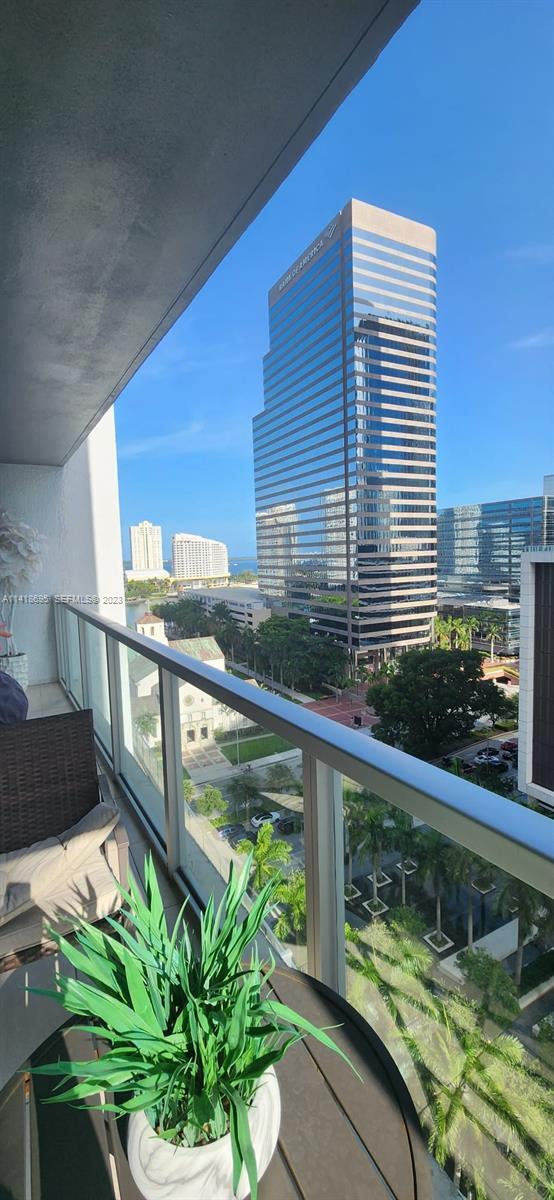 Building Photo - 500 Brickell Ave