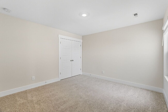 Building Photo - Modern 3BR/2.5BA Townhome in luxurious Village at Chapel Green! $2250/mo rent***