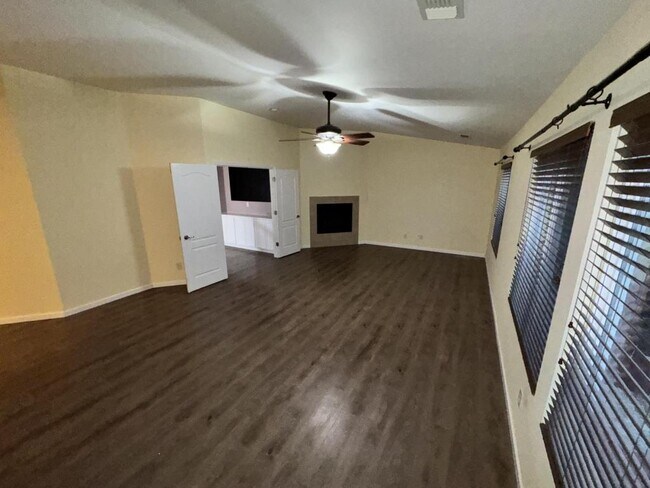 Building Photo - 3688 Pintail Dr