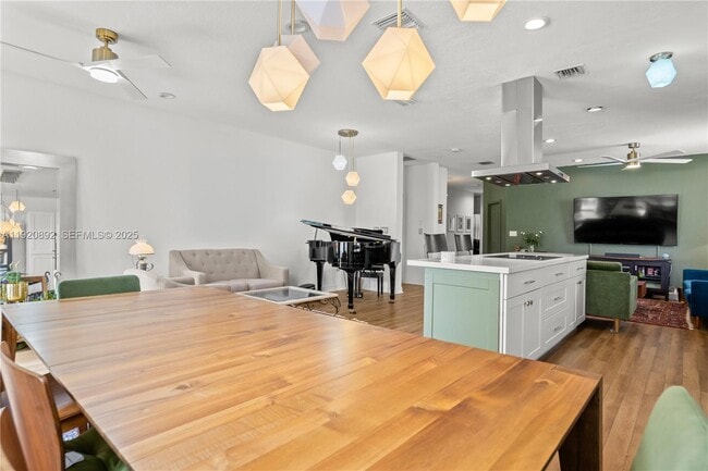 Building Photo - 1023 NW 100th Ave