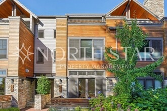 Building Photo - Luxury Living in the Heart of Lake Oswego: Stylish 3-Story Townhouse