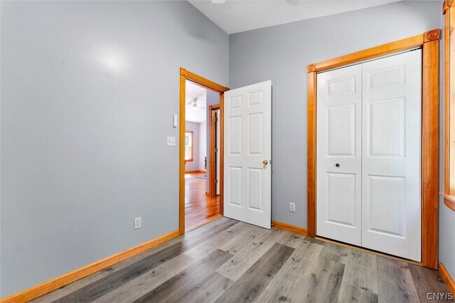Building Photo - 37 34th St