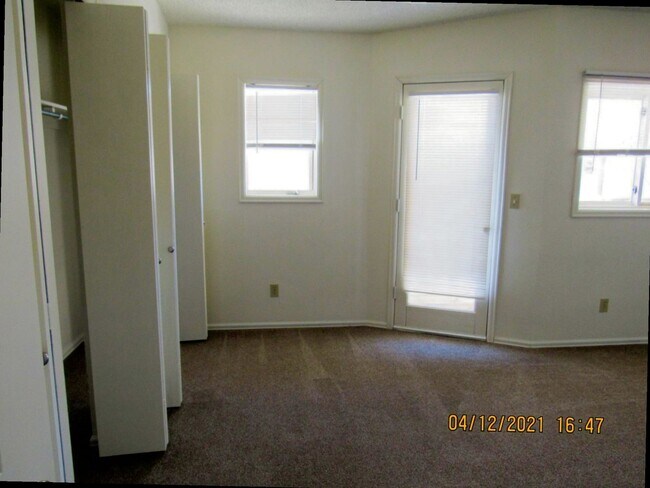 Building Photo - 375 Wildrose Lane