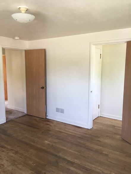 Building Photo - 1230 Harding Ave