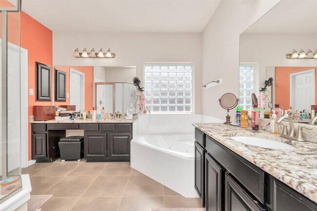 Building Photo - 6915 Moreleigh Branch Dr