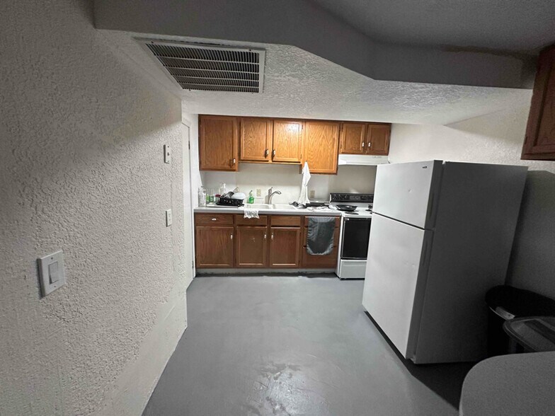 Building Photo - 3100 SE 122nd Ave