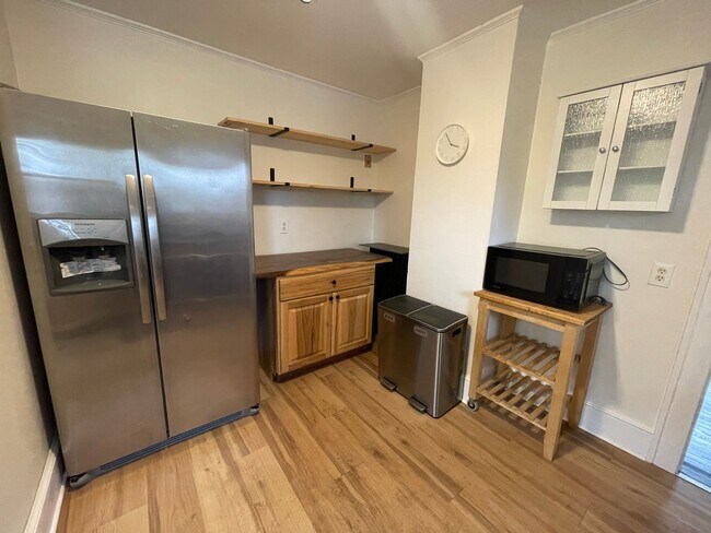 Building Photo - Serene Richmond Cottage Retreat | 2BR, Hardwood Floors, Pet-Friendly- $2500