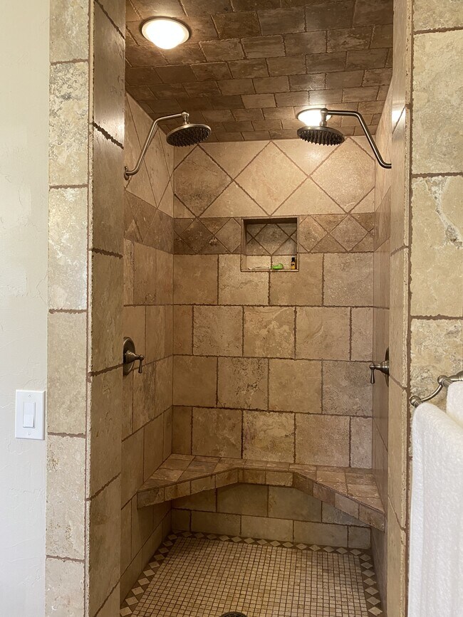 Building Photo - 128 Sunset Ridge