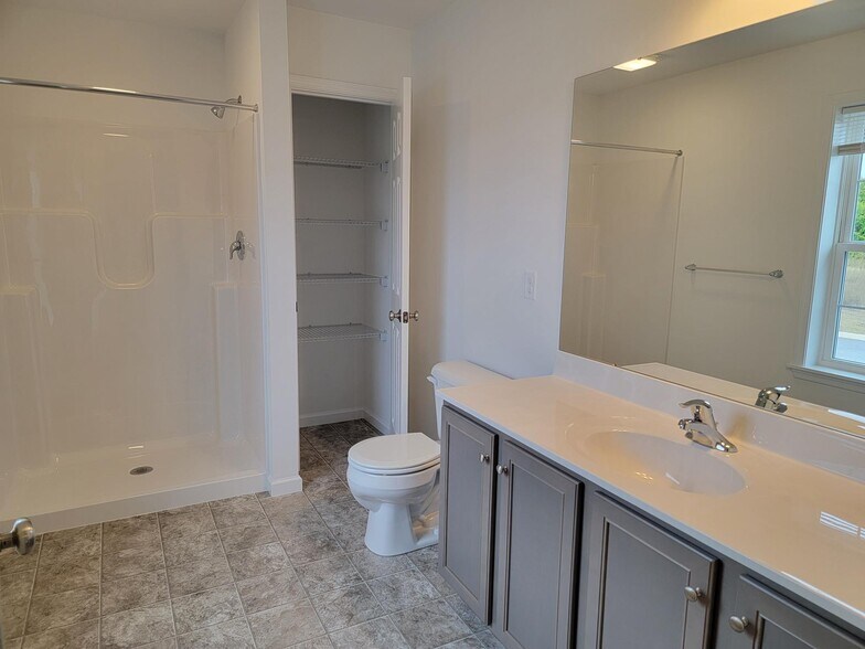 Building Photo - 149 Robert Cir