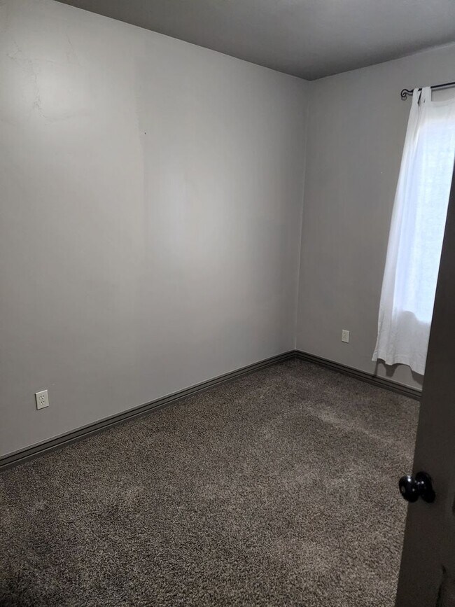 Building Photo - 11369 Hereford Ct