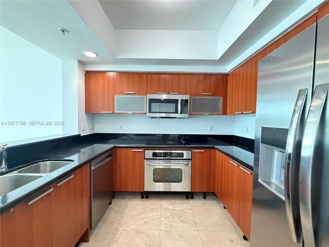 Building Photo - 15051 Royal Oaks Ln