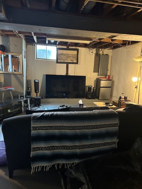 Building Photo - Adorable 2BR 1.5BA w/ Attached Garage • Yard in Roselawn