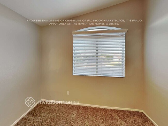 Building Photo - 15917 W Cottonwood St