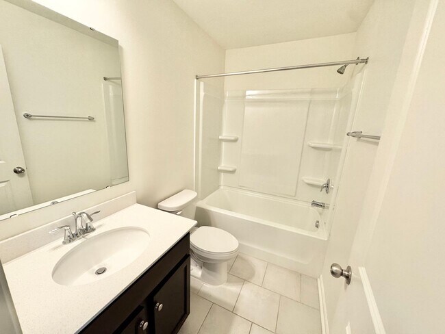 Building Photo - BEAUTIFUL 3BD/2.5BTH Townhome - MALLARD CR...