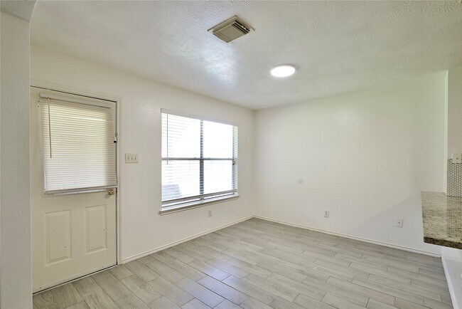 Building Photo - 21618 Misty Fall Ln