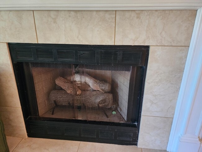 Building Photo - 207 Golden Bear Dr