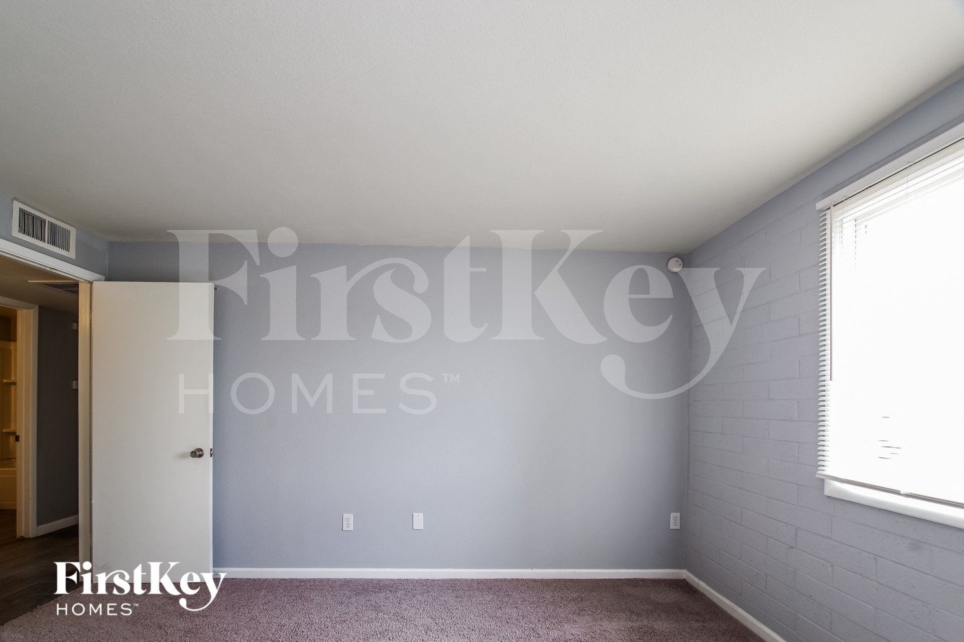 Building Photo - 3460 E Presidio Rd