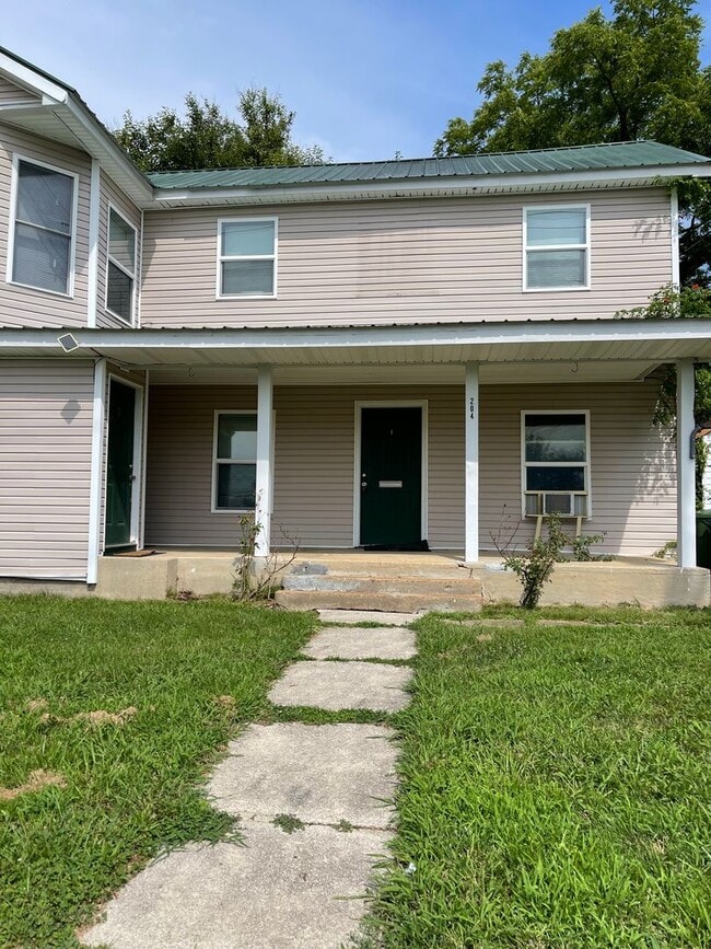 Primary Photo - 204 N Olive St