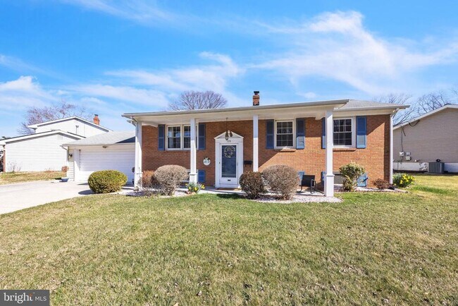 Building Photo - 120 Marta Dr