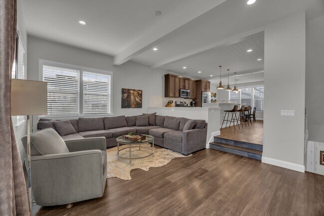 Building Photo - Wasatch Springs Gem