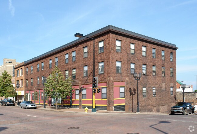 Primary Photo - Francis Skinner Apartments