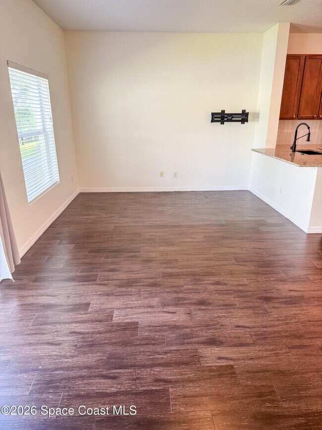 Building Photo - 2500 Revolution St