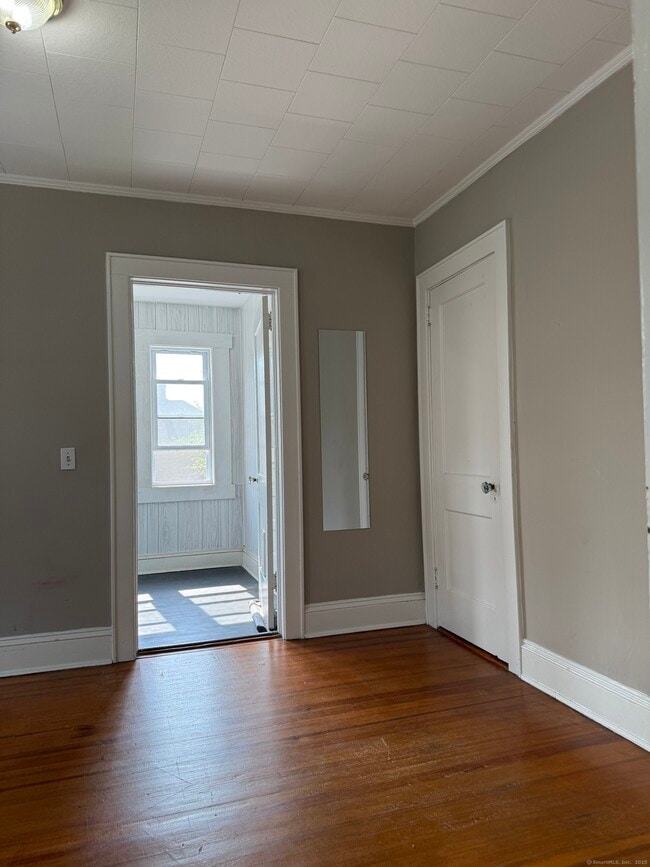 Building Photo - 97 Maplewood Ave