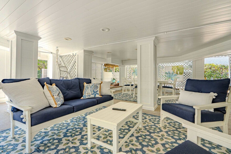 Building Photo - 7 Periwinkle Ln