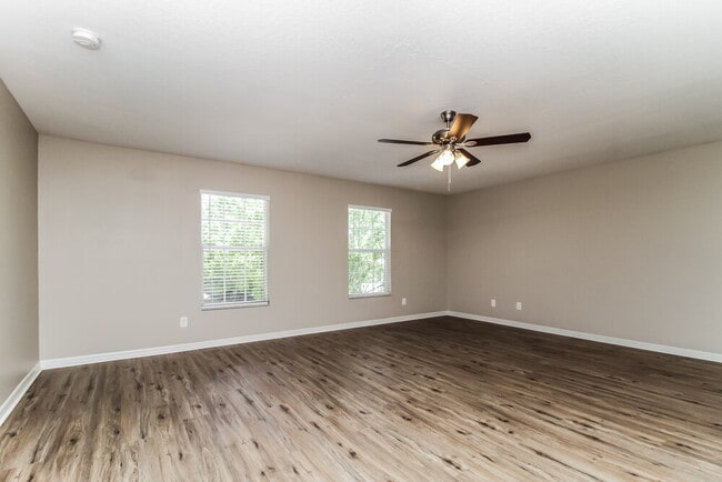 Building Photo - 351 Willowbay Ridge St