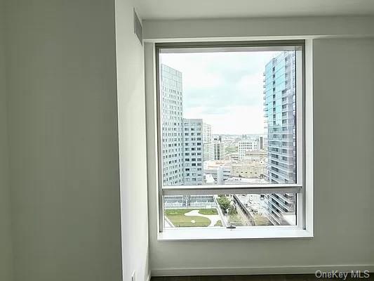 Building Photo - 445 Albee Square W