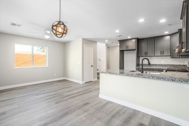 Building Photo - 66079 Cahuilla Ave