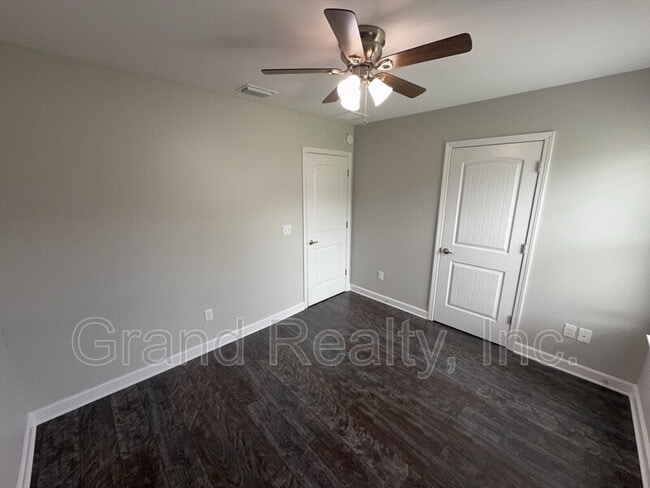 Building Photo - 4013 Brittany Ln