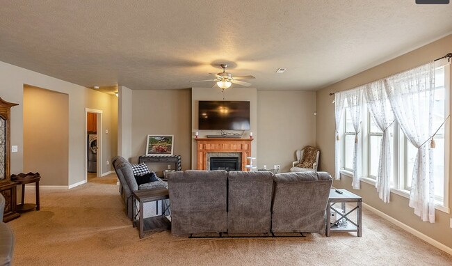 Building Photo - Beautiful Home In Mae Valley
