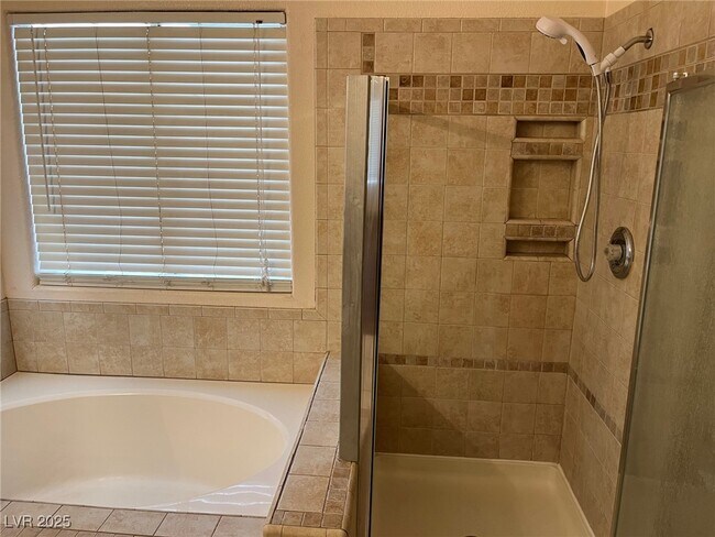 Building Photo - 5764 Yellowcrest Ct