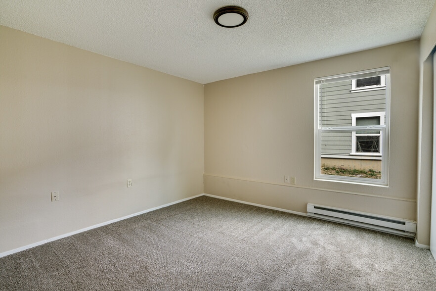 Building Photo - 2412 S I St