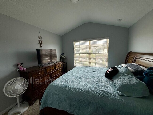 Building Photo - 726 Artisan St