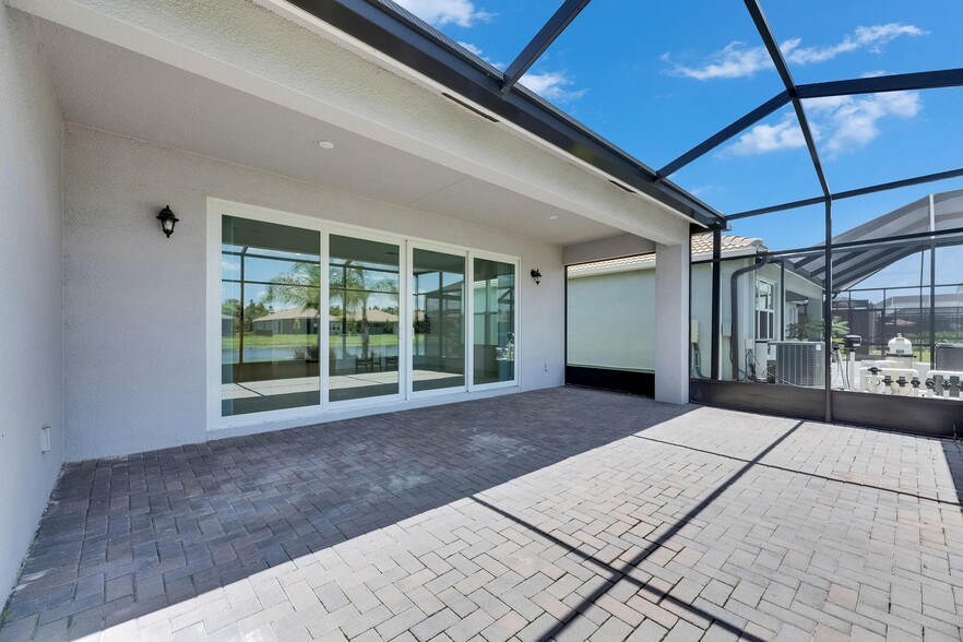 Building Photo - 4915 Sienna Isles Ave