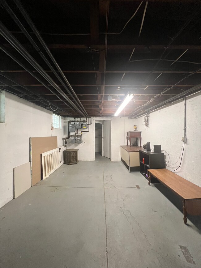 Building Photo - 4237 Vine St
