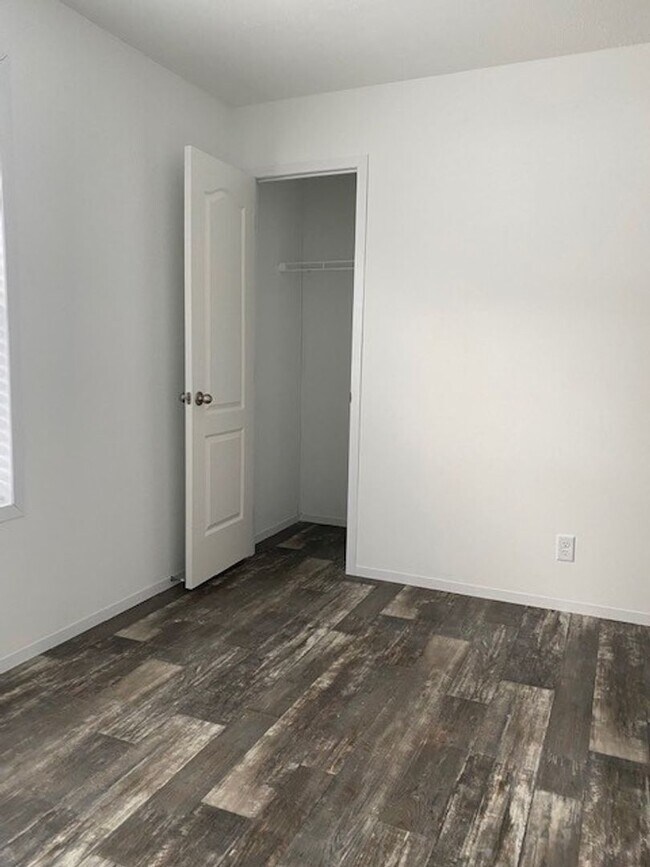 Building Photo - Lot 35