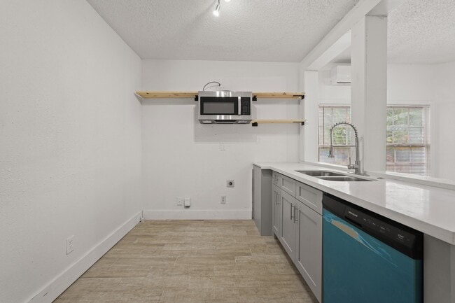 Building Photo - 1415 Church St