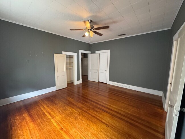 Building Photo - 425 Atkins Ave