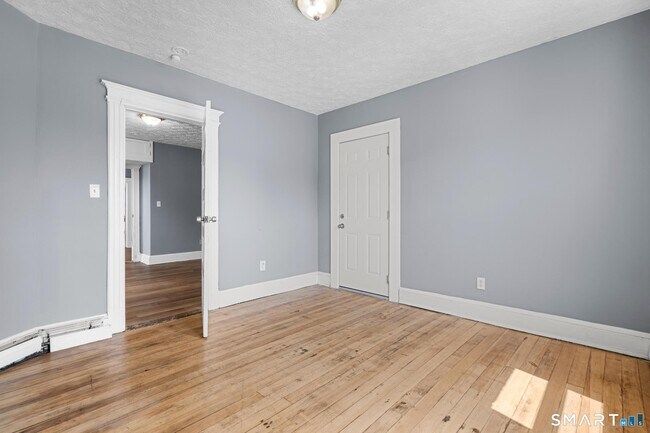 Building Photo - 66 Standish St