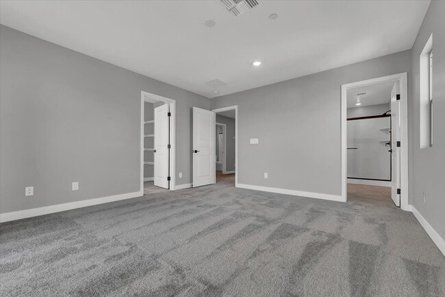Building Photo - 514 Fairview Hills St