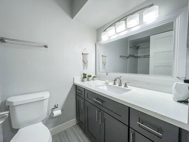 Building Photo - 12633 Memorial Dr