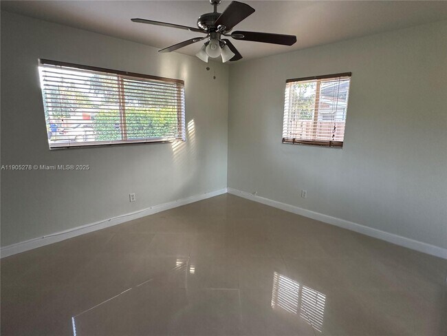 Building Photo - 1718 N 27th Ave